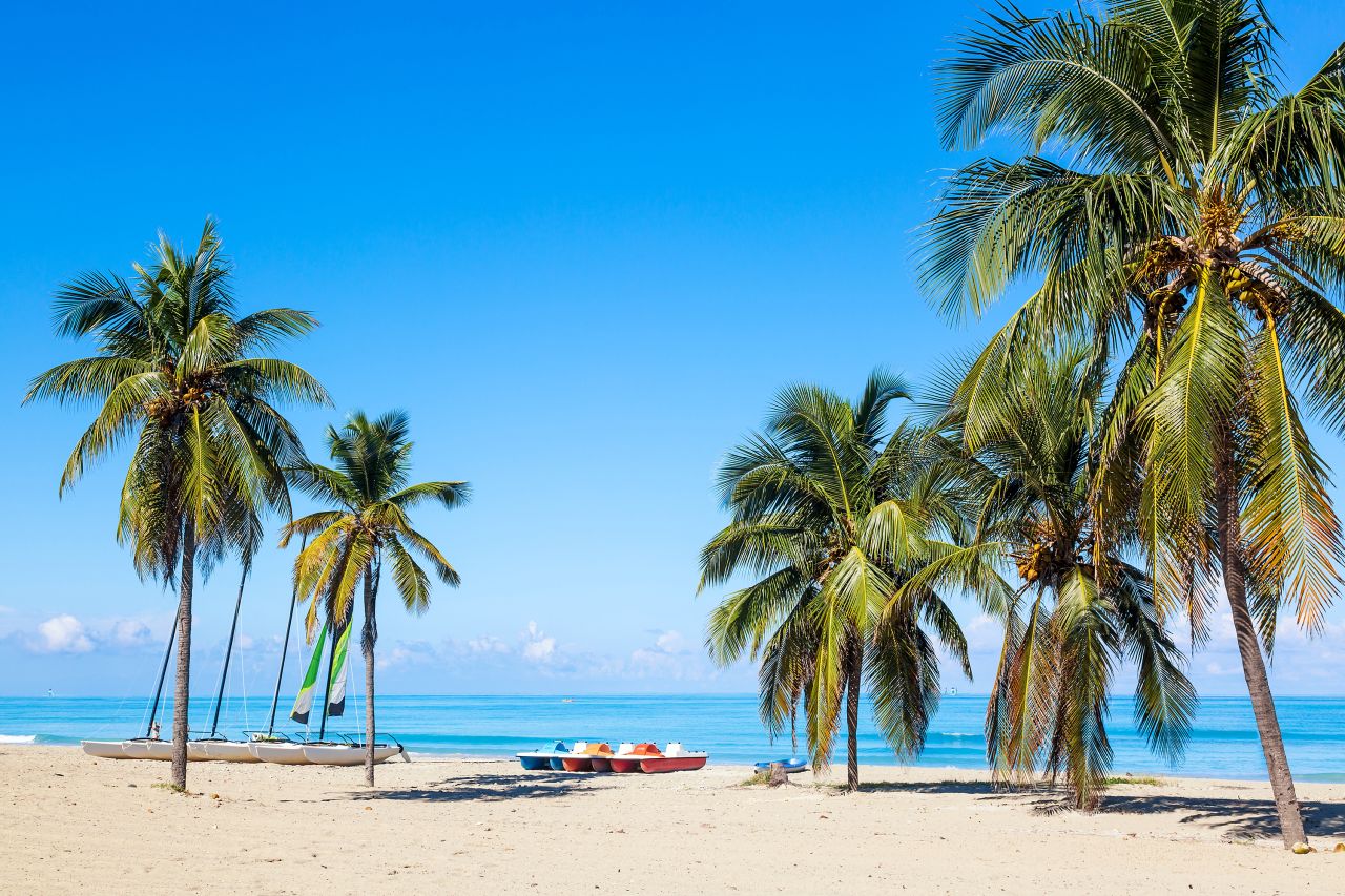 <strong>Varadero Beach: </strong>Cuba's Varadero Beach offers white sands, palm trees and a tropical setting. <br />