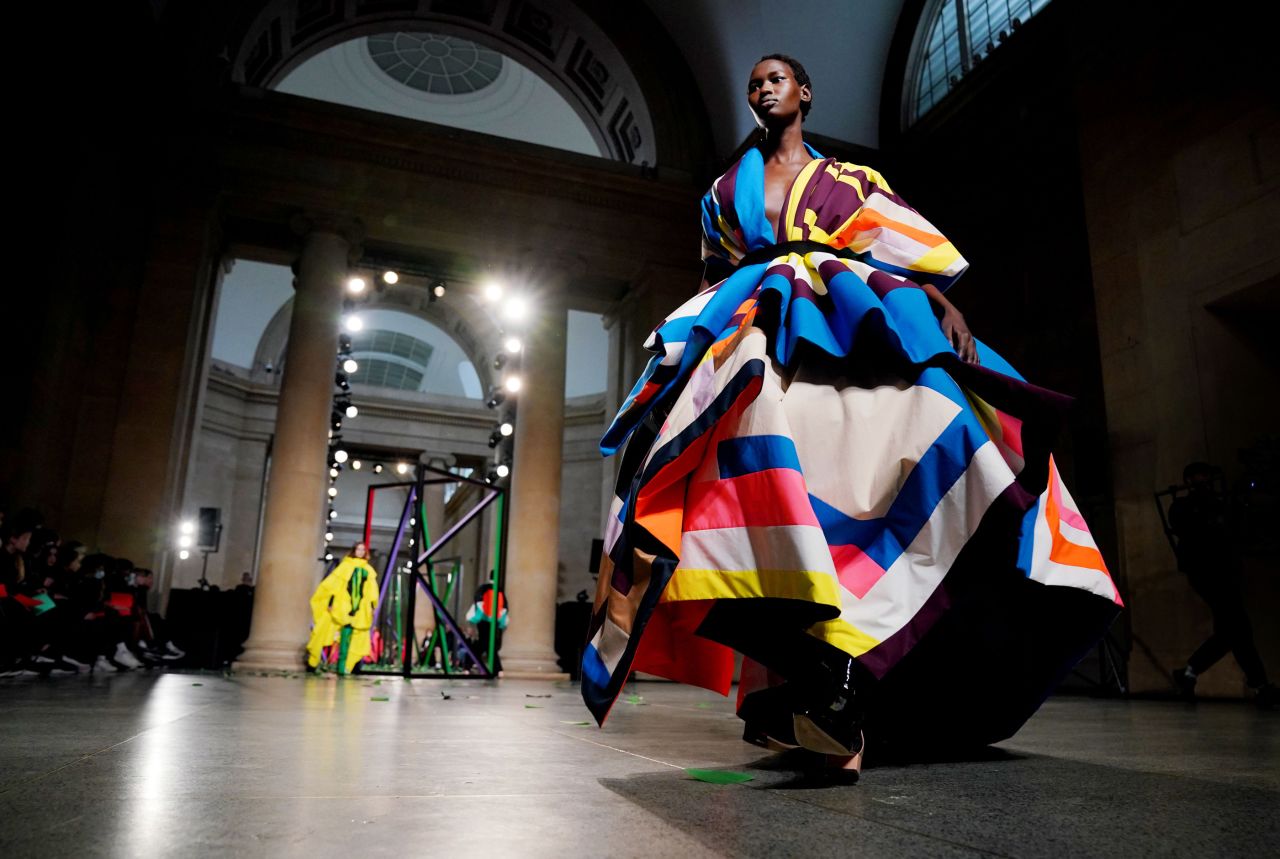 Roksanda held its catwalk inside the Tate Britain.