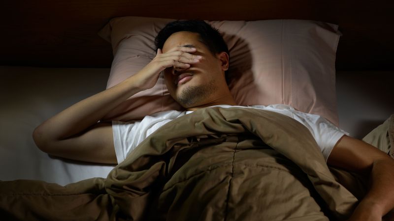 Lack of sleep reduces vaccine effectiveness, especially in men