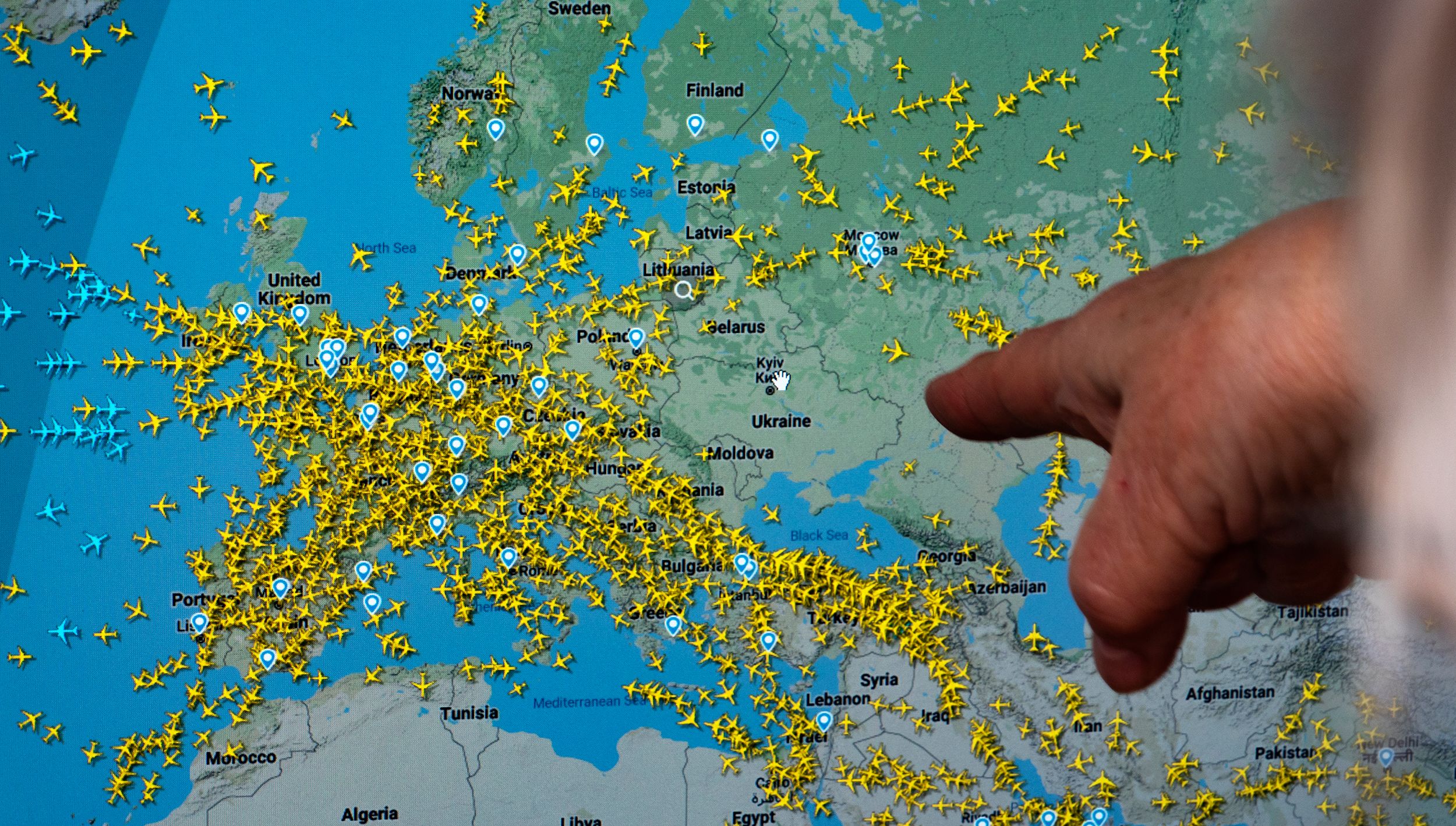 Flights halted, airlines scramble Ukraine invasion redraws CNN Business