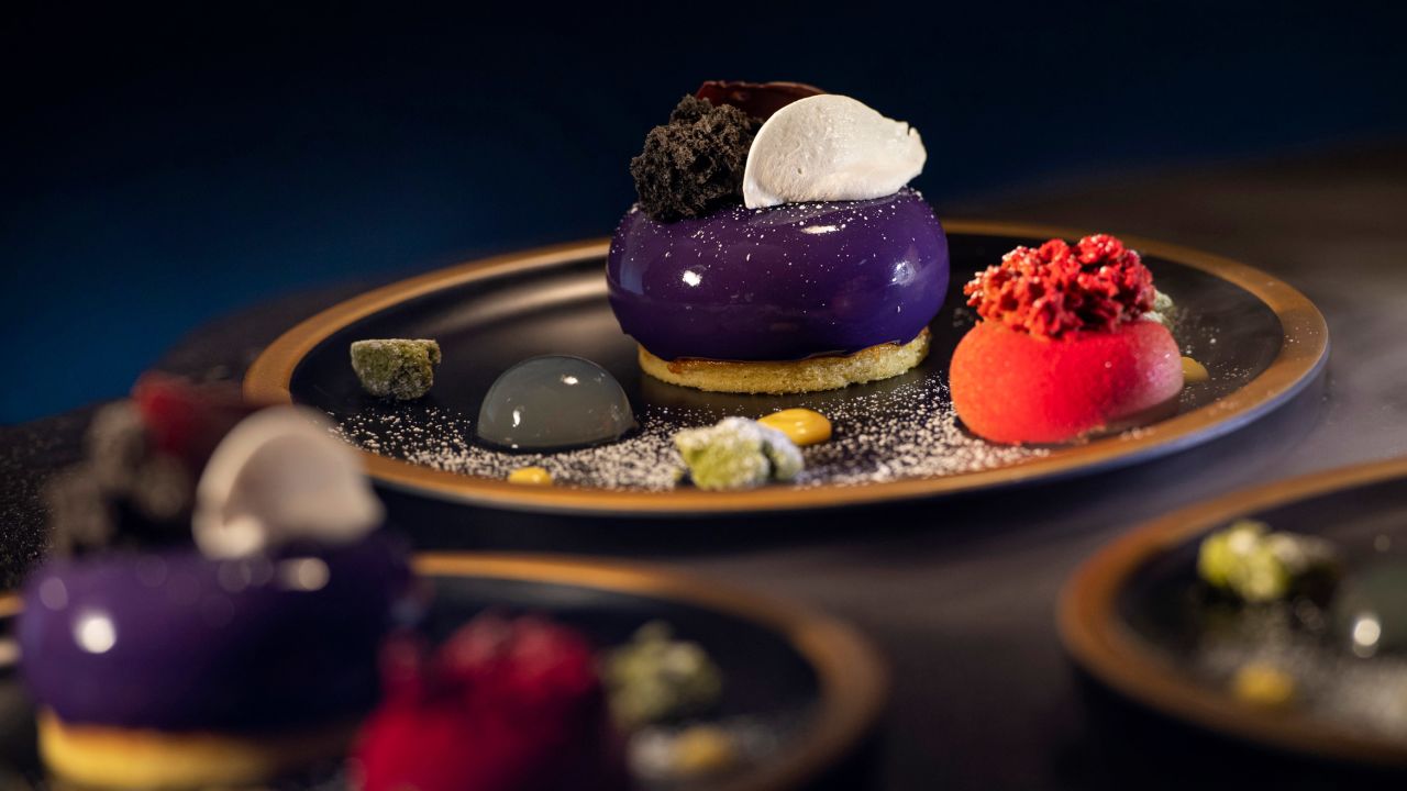 Out of this world desserts look very similar to the solar system. 