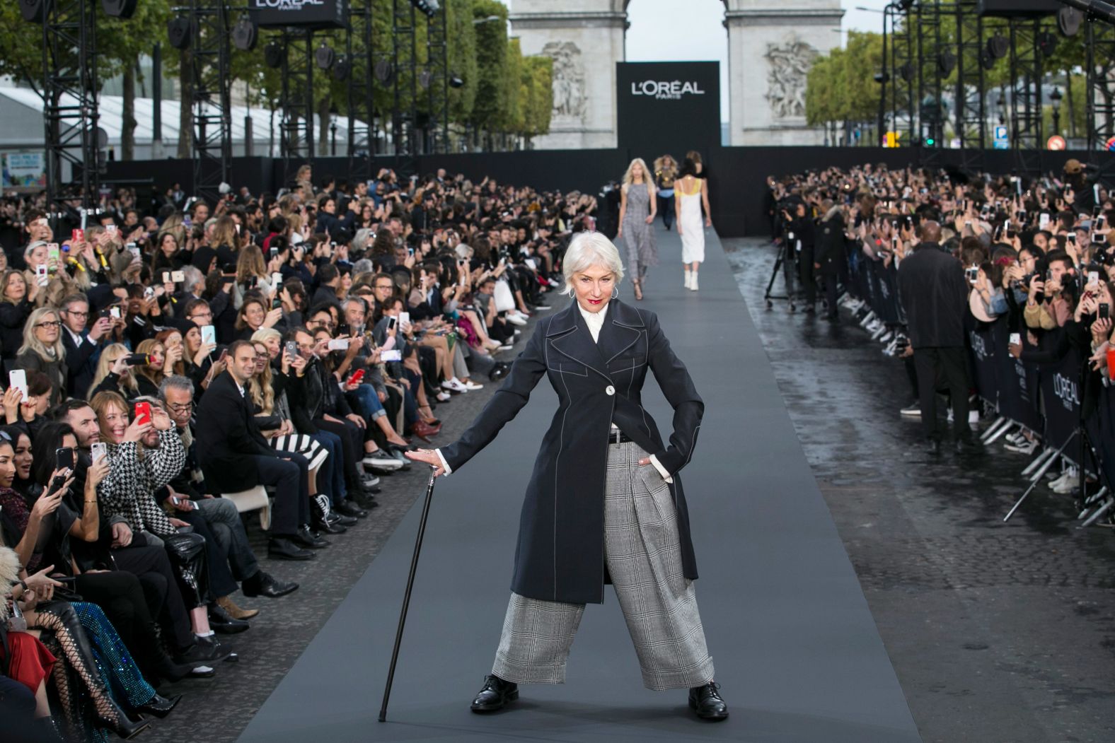 Mirren takes part in a L'Oreal fashion show in Paris in 2017.