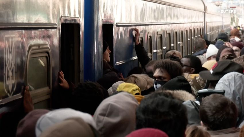 ukraine kyiv train station shots fired
