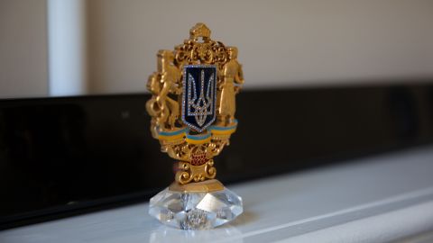 The coat of arms of Ukraine is displayed in Alex Podebryi's home in suburban Atlanta.
