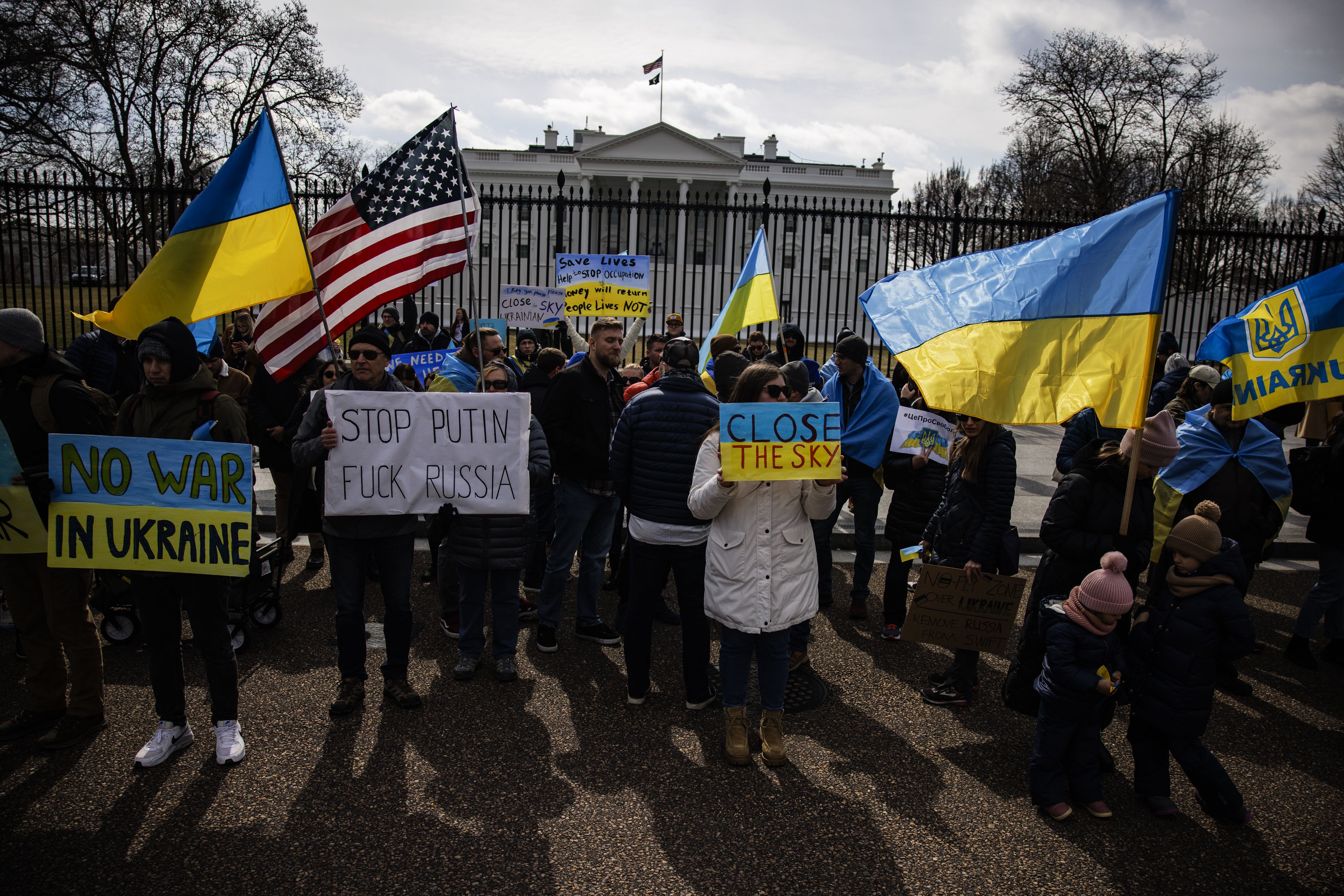 US rallies in support of Ukraine: 'The whole world right now needs to  unite' | CNN
