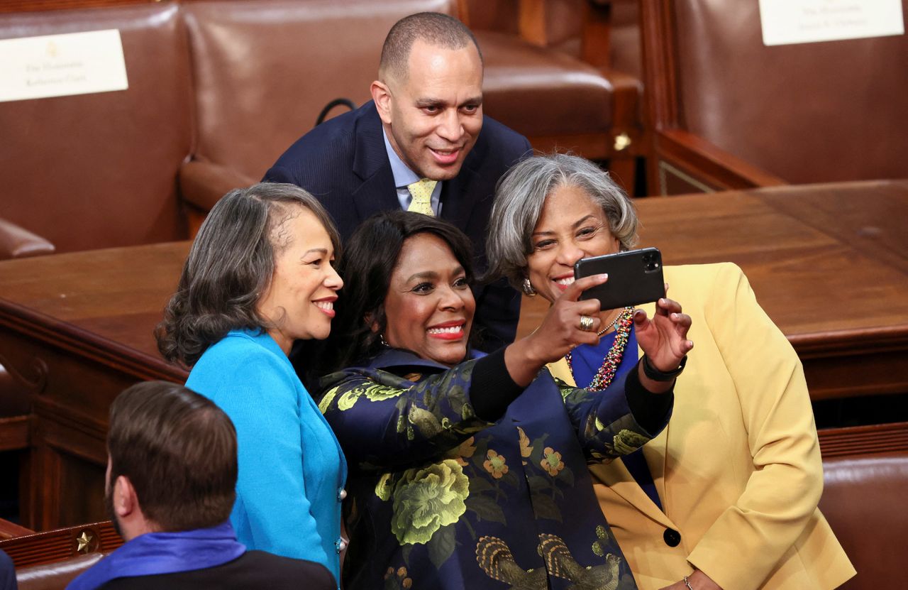 US Rep. Terri Sewell takes a picture with fellow Democratic representatives Lisa Blunt Rochester, Hakeem Jeffries and Brenda Lawrence. They were wearing blue and yellow, the colors of Ukraine's flag.