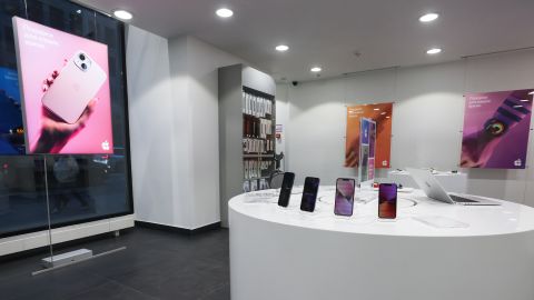 Re: Loja de loja no centro de Moscou.  re:Store é um dos maiores vendedores da Apple na Rússia.