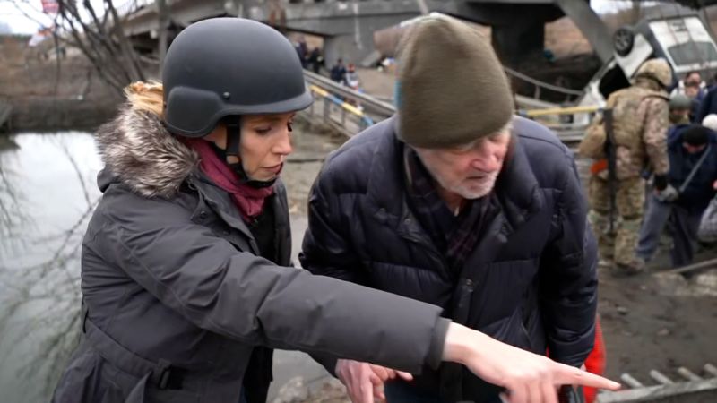 See moment that made Clarissa Ward stop reporting and help