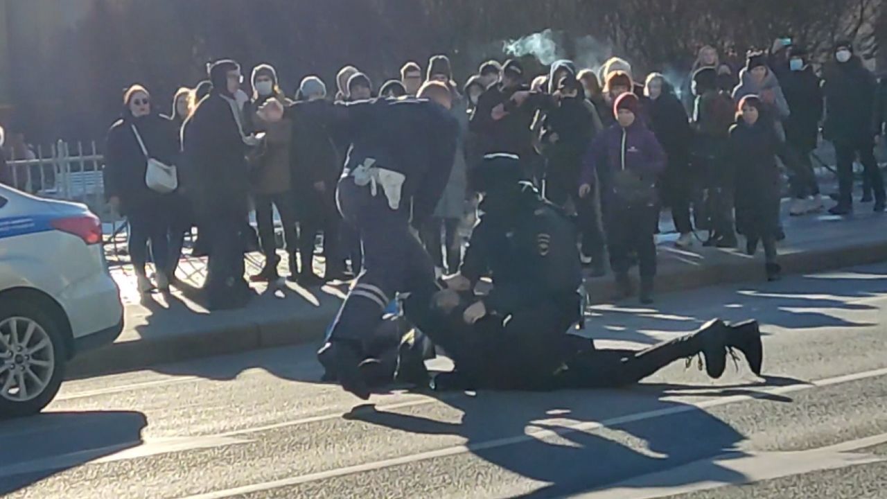 police anti war protesters St. Petersburg Russia 1