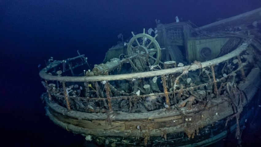 Taffrail and ship's wheel, aft well deck