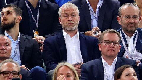 Chelsea-Besitzer Roman Abramovich wurde im Rahmen seiner Bemühungen von der britischen Regierung freigesprochen 