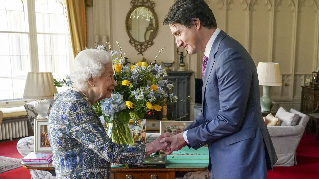 The Queen was all smiles when she caught up with Canadian Prime Minister Justin Trudeau on Monday.