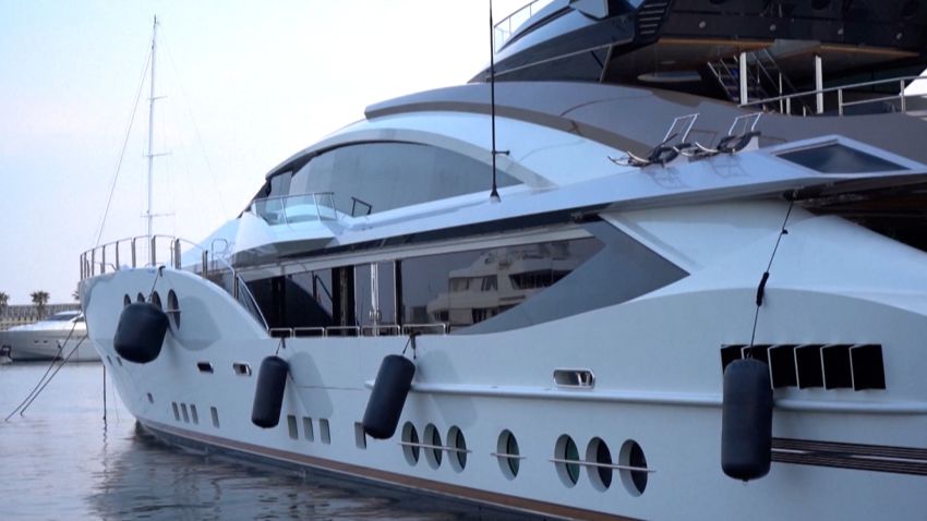 oligarch yacht