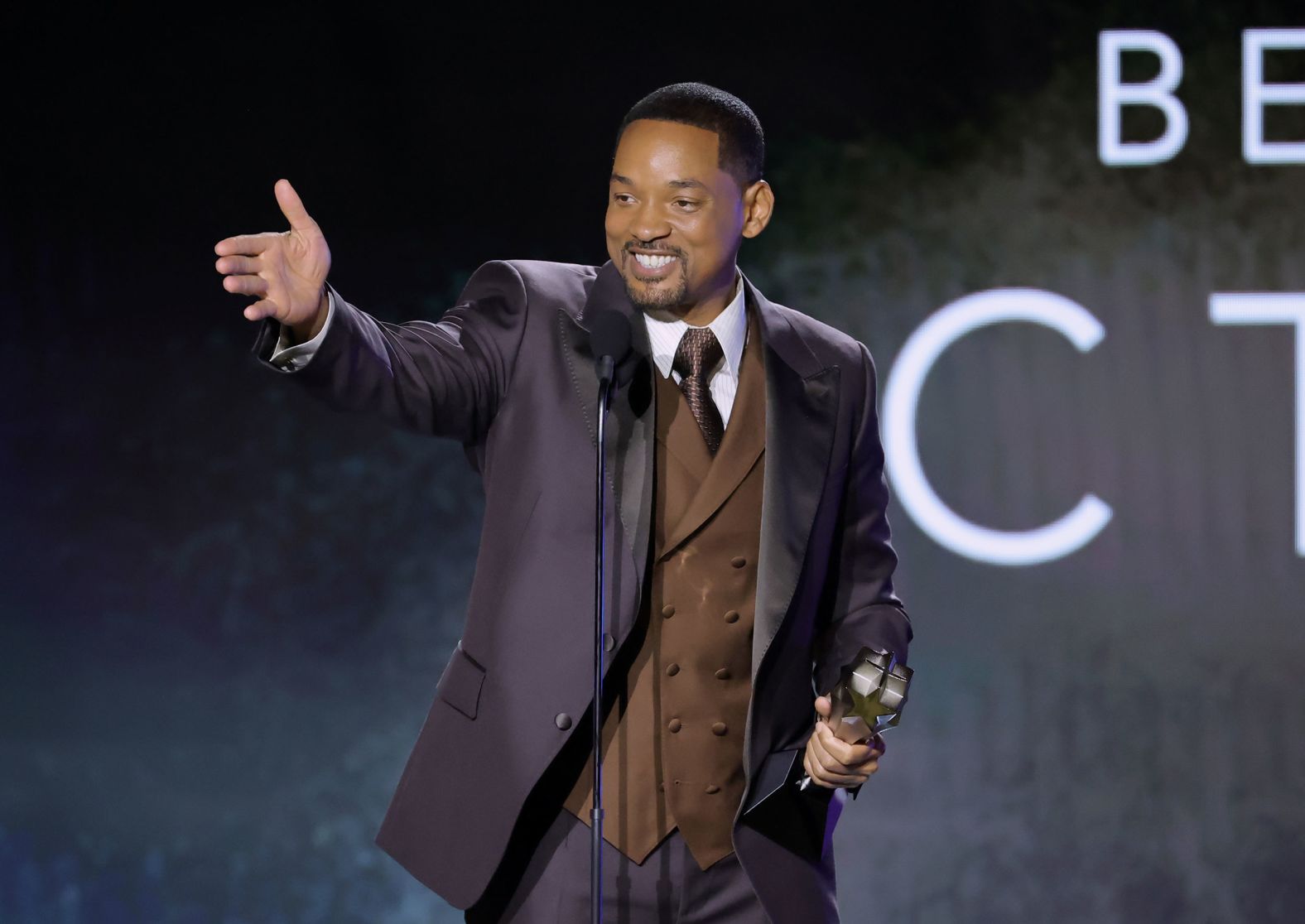 Will Smith accepts the best actor award at the <a href="index.php?page=&url=https%3A%2F%2Fwww.cnn.com%2F2022%2F03%2F13%2Fentertainment%2Fgallery%2F2022-critics-choice-awards%2Findex.html" target="_blank">Critics' Choice Awards</a> on Sunday, March 13. Smith won for his role in the film "King Richard."