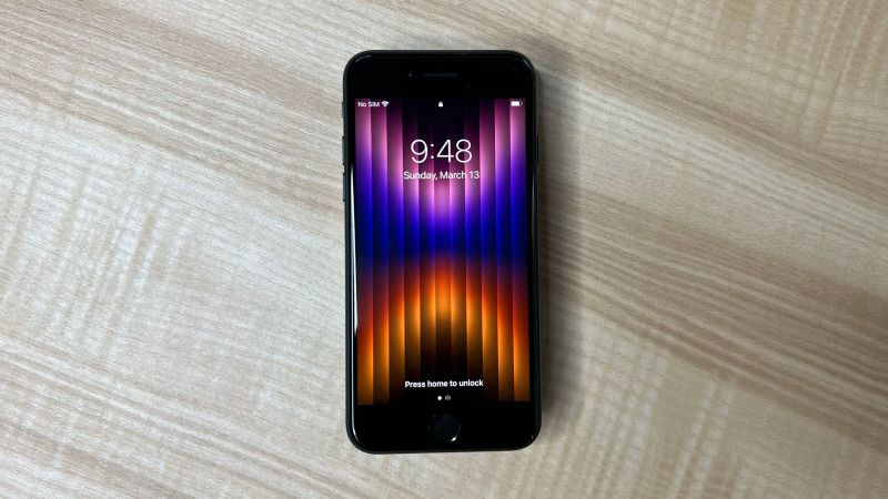 Apple iPhone SE 3rd Gen Review: Surprise Edition!