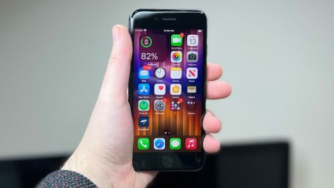 14-apple iphone se 2022 cnn underscored