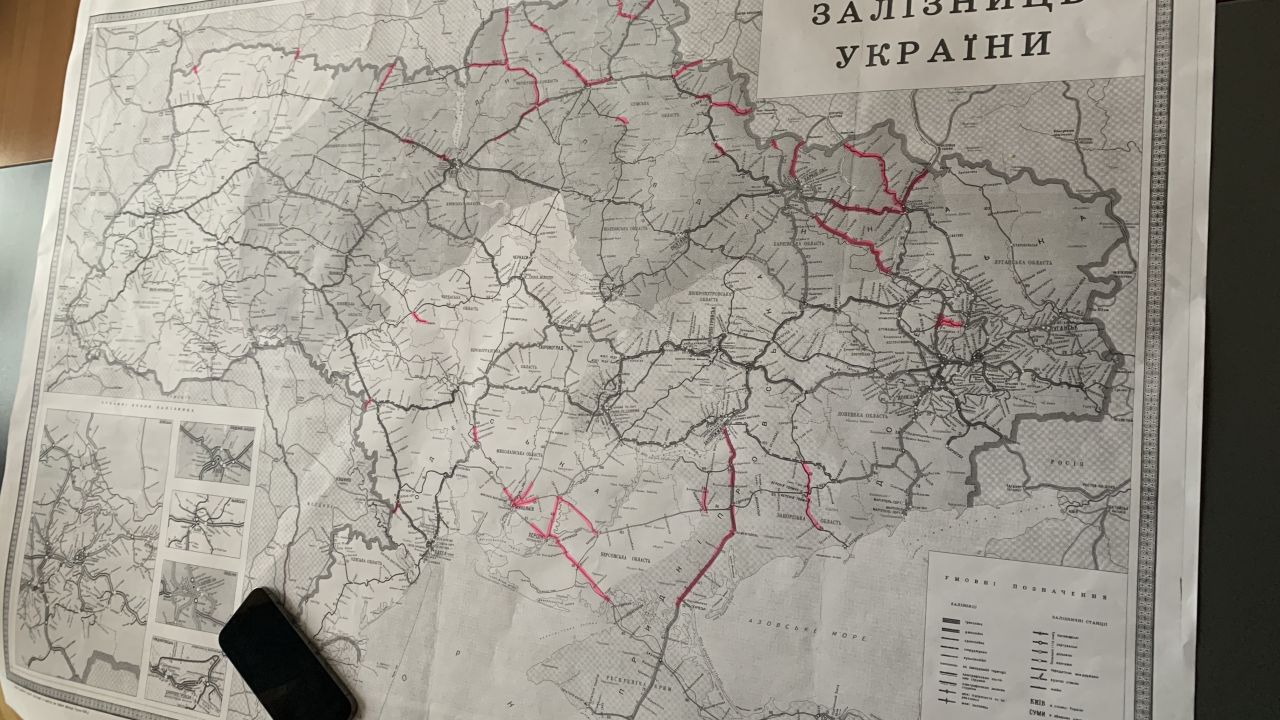 Highlighted in pink are sections of the Ukrainian Rail Network that are no longer useable or no longer in Ukrainian control.