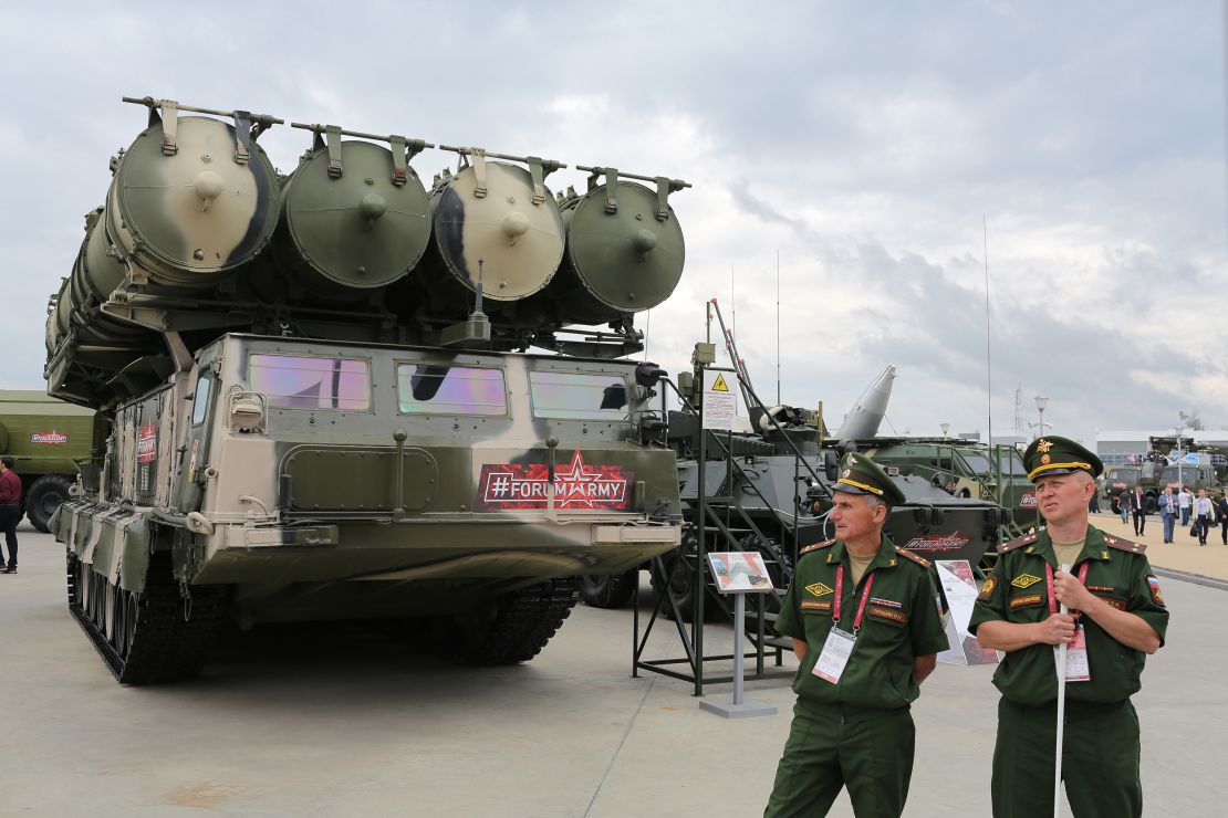 Pressure is mounting for the Biden administraion to find a way to provide Ukraine with S-300 air defense systems