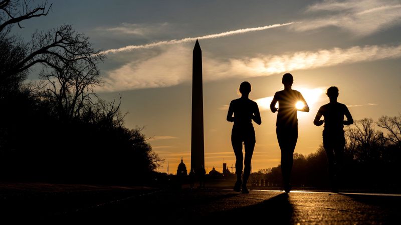 Senate passes bill that would make Daylight Saving Time permanent | CNN ...