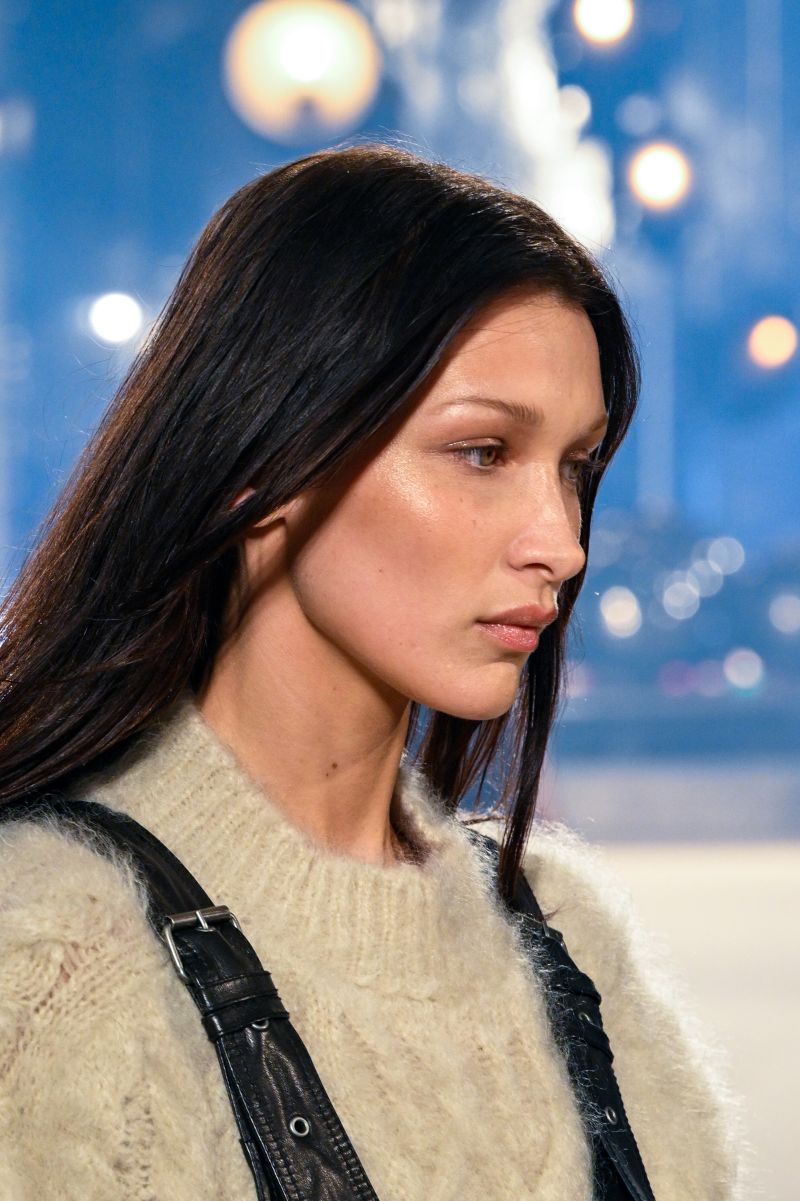 Supermodel Bella Hadid regrets having cosmetic surgery | CNN