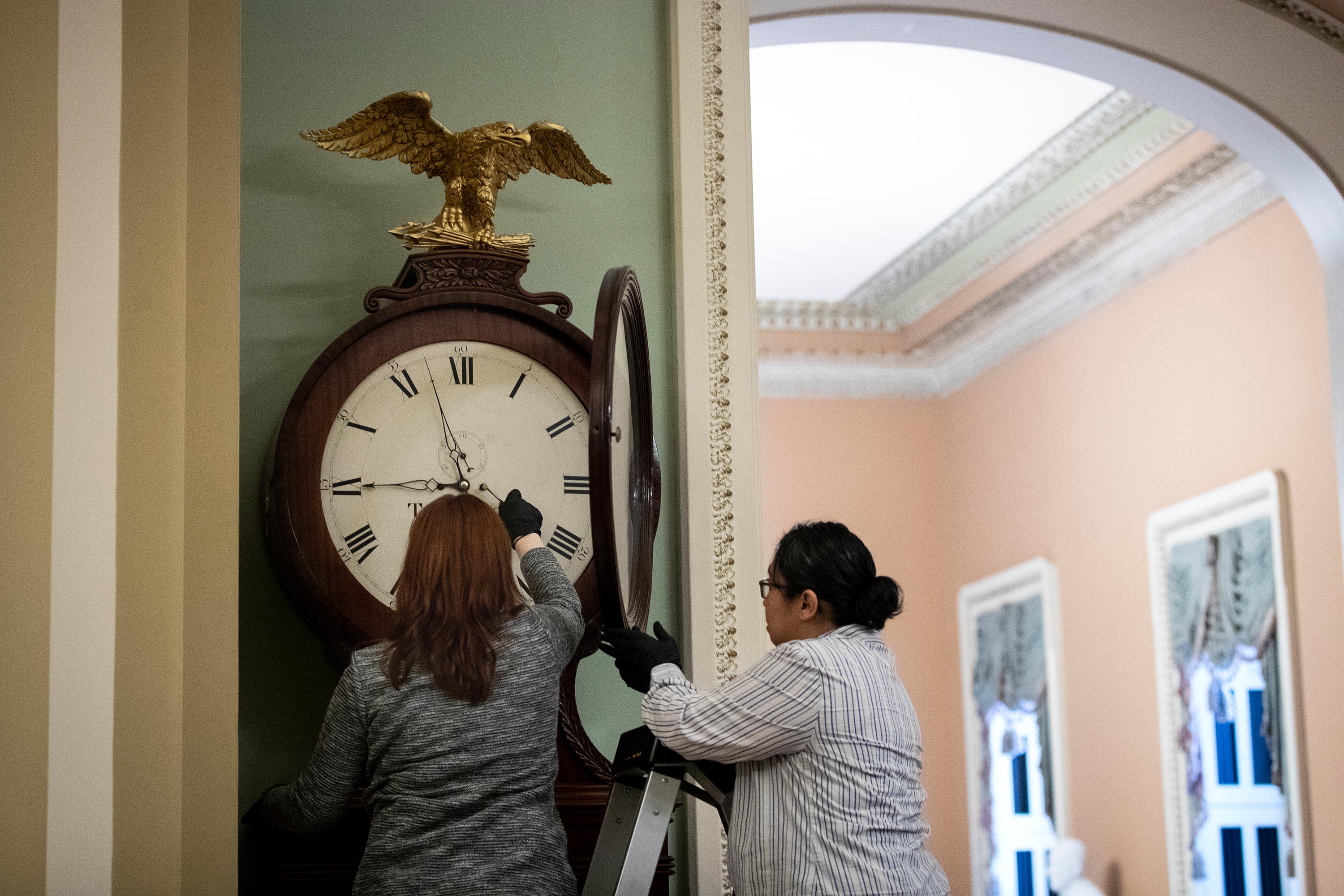 The US Senate voted to make daylight saving time permanent in 2023 - Vox