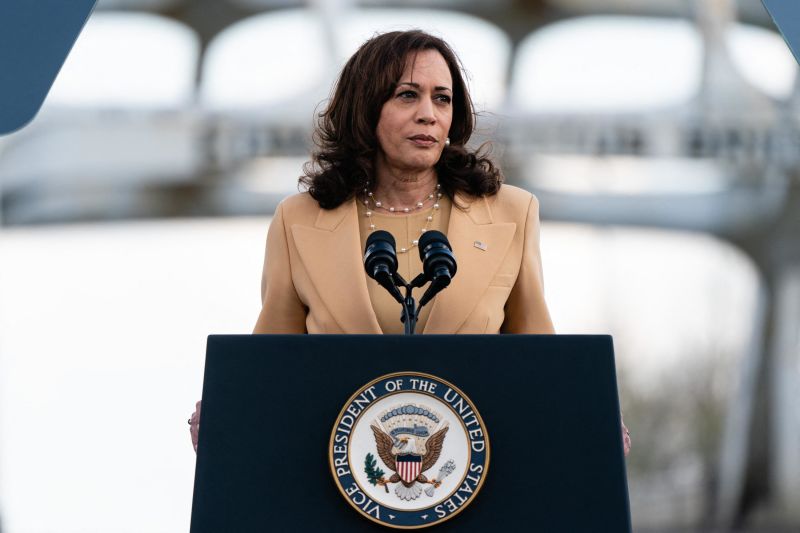 Kamala Harris Remains Asymptomatic And Is Working After Testing ...