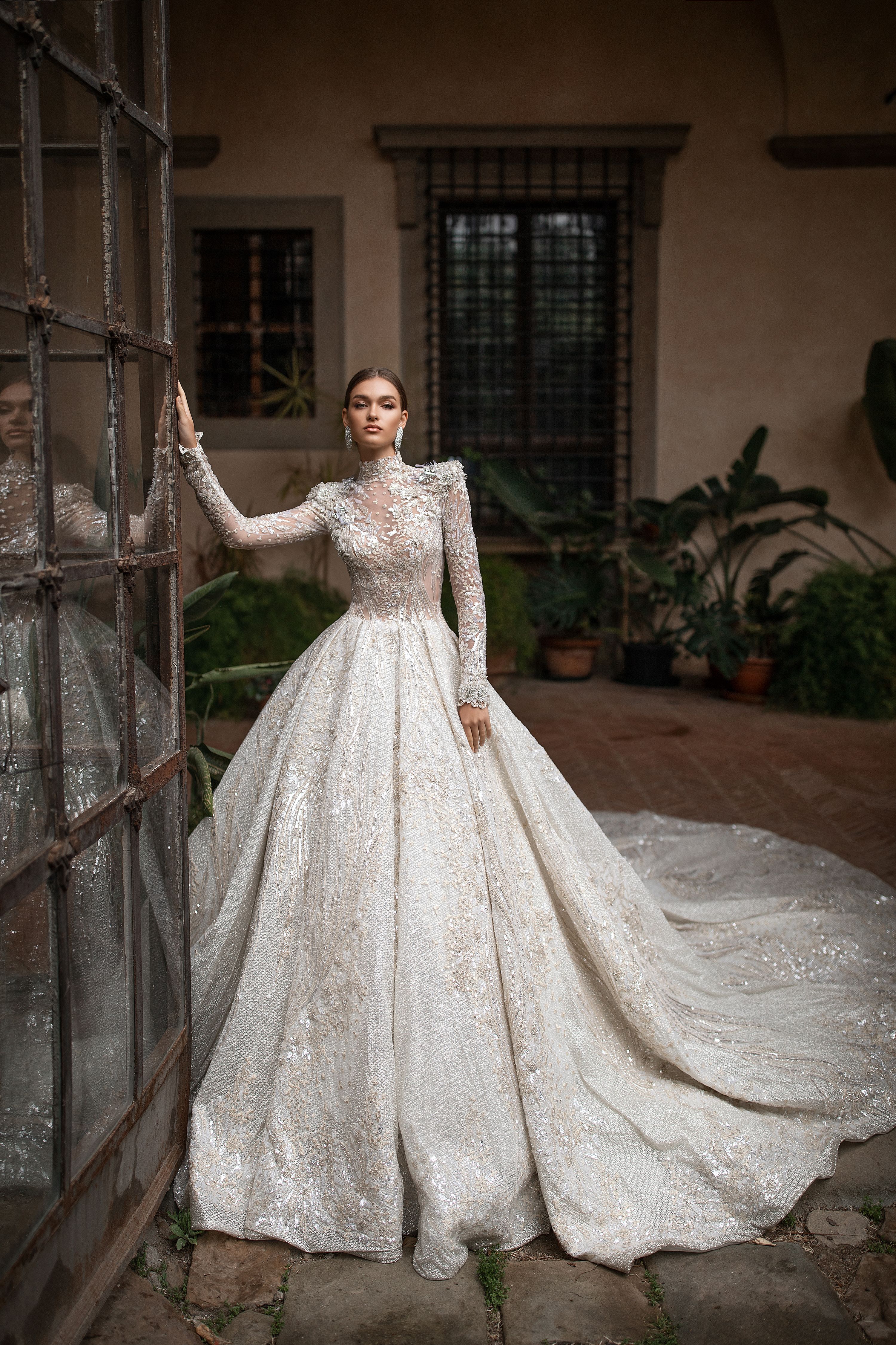 A Ukrainian bridal brand is making wedding gowns and army assault