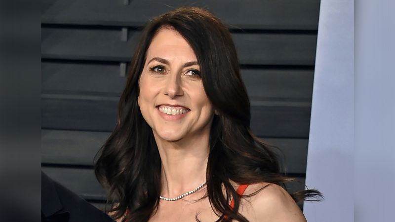 Връзката е копирана Авторът и филантропът Макензи Скот разкри във