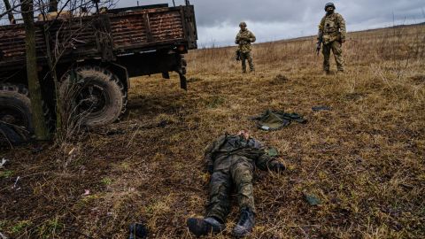 Đại binh đại bại 220323123538-01-russian-soldiers-deaths