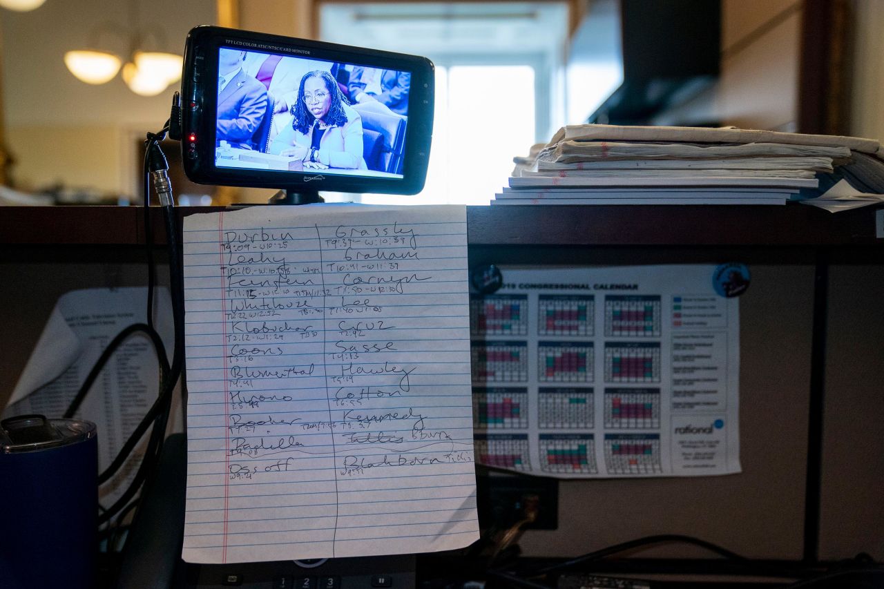 A handwritten note at a reporter's desk shows the senators' speaking order on March 23.