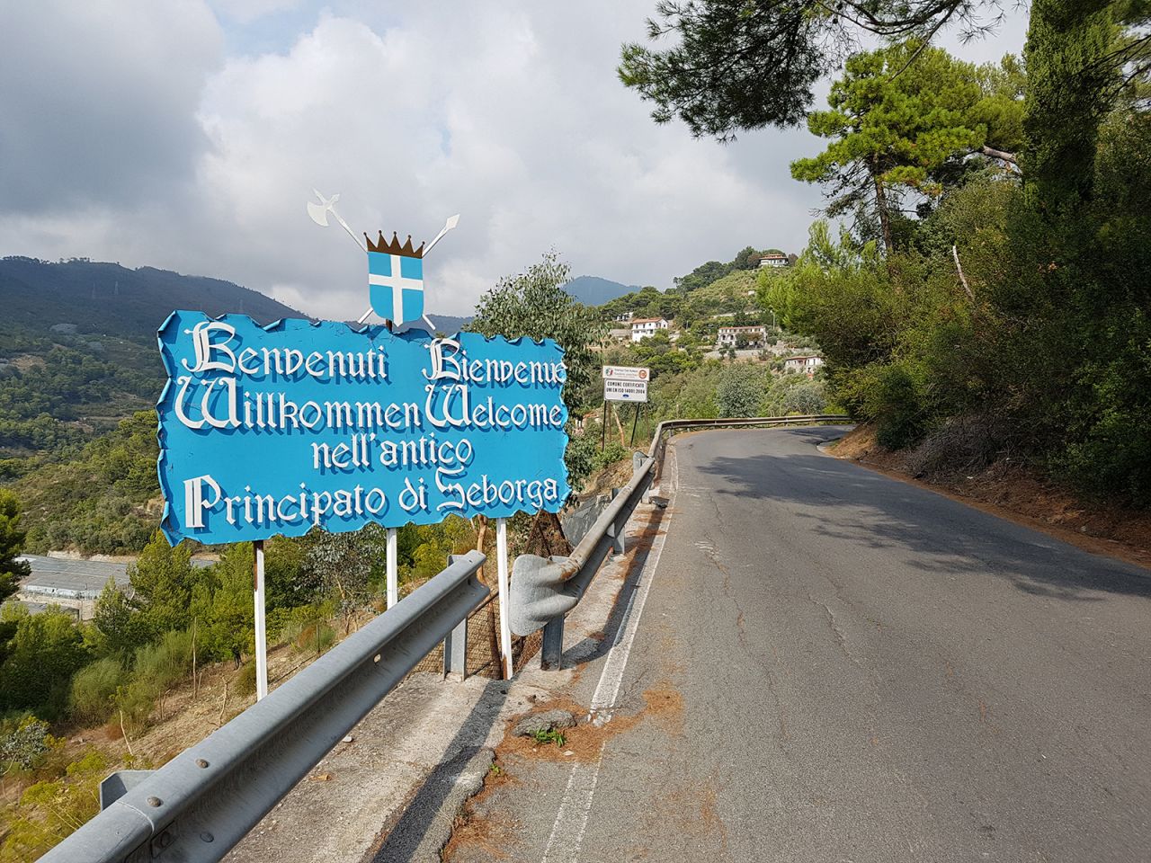 A sign welcomes visitors to town.