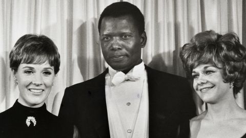 Julie Andrews, Sidney Poitier and Estelle Parsons at the 1968 Academy Awards. Poitier had attended Martin Luther King Jr.'s funeral the day prior.