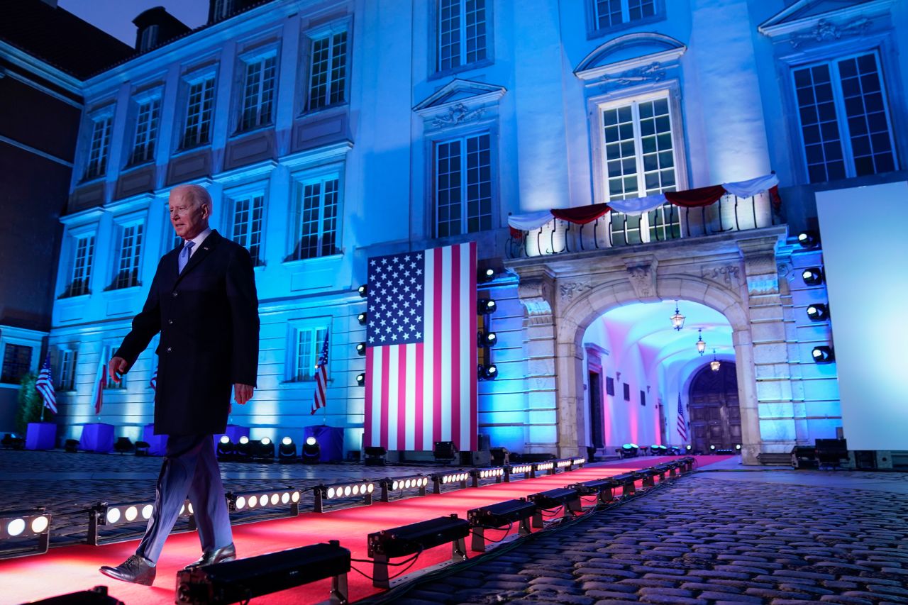 Biden arrives at the Royal Castle to speak about the Russian invasion of Ukraine on Saturday evening.