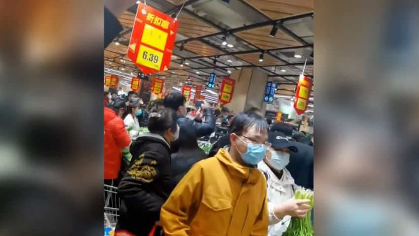 Shanghai shoppers