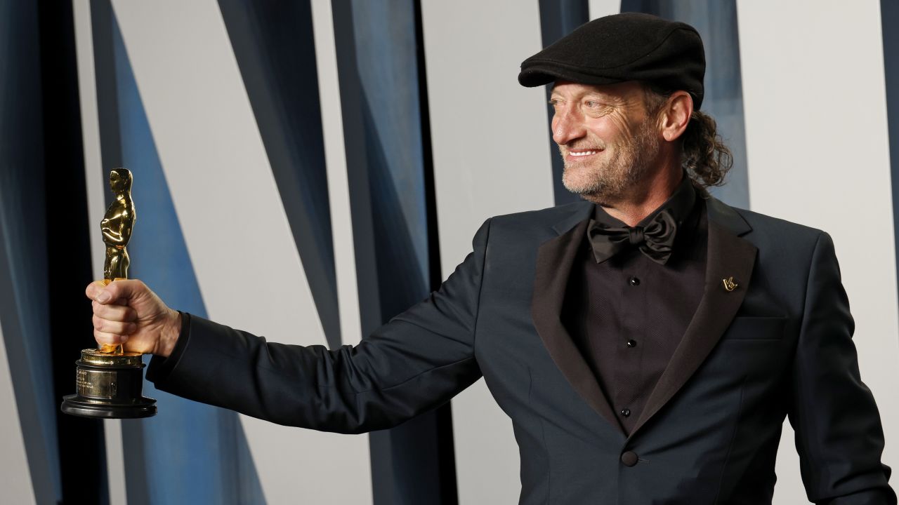'CODA' actor Troy Kotsur delivers an emotional Oscars speech.