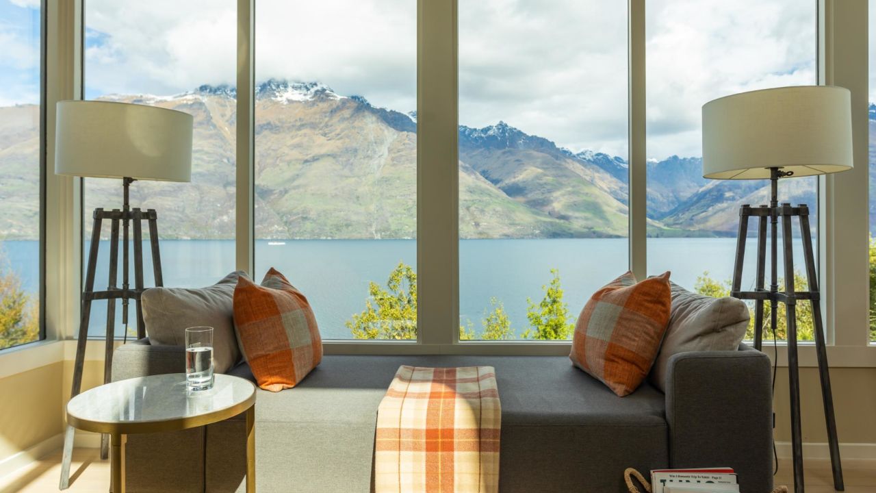 This Matakauri Lodge deluxe suite is not suffering for scenery.