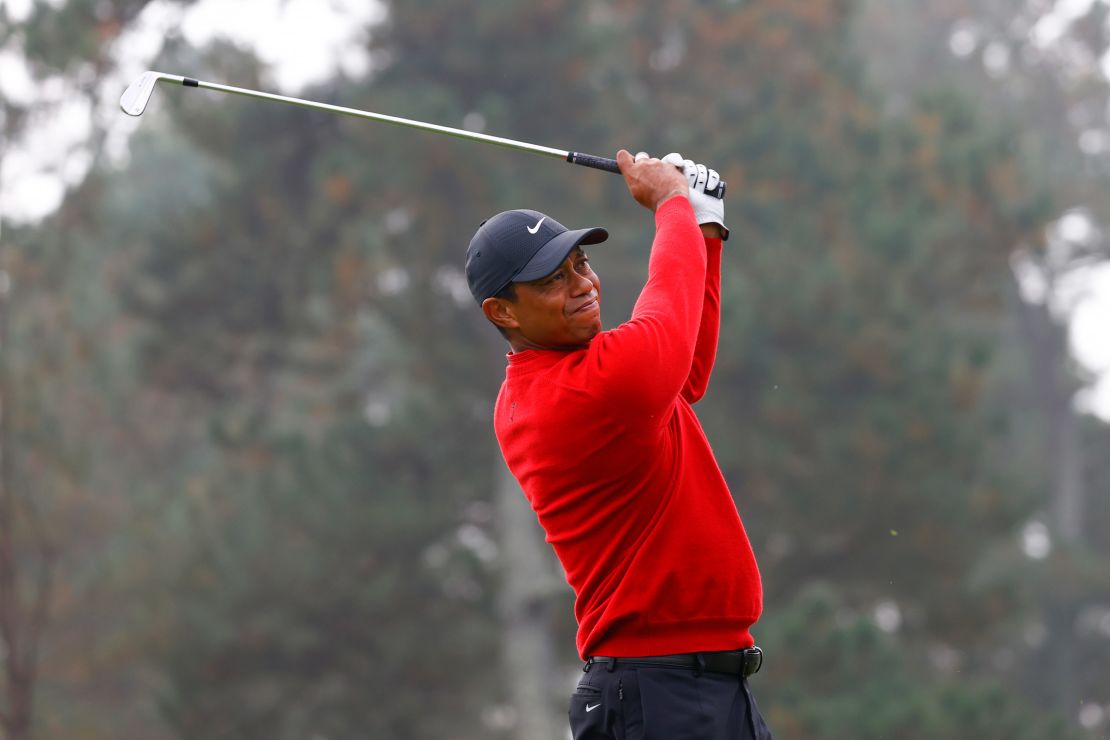 Woods plays his shot from the third tee during the fourth round of the 2020 Masters on Sunday, November 15, 2020. 