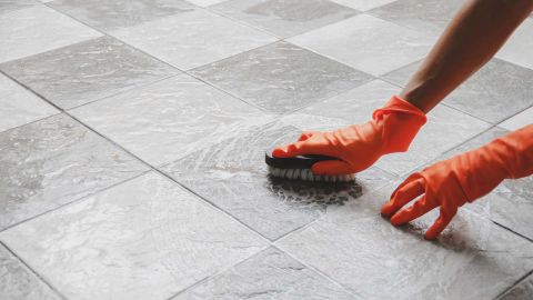 Underlined lead tile cleaning