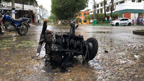 Wreckage from a car bomb is seen in Saravena, Arauca, on January 20.