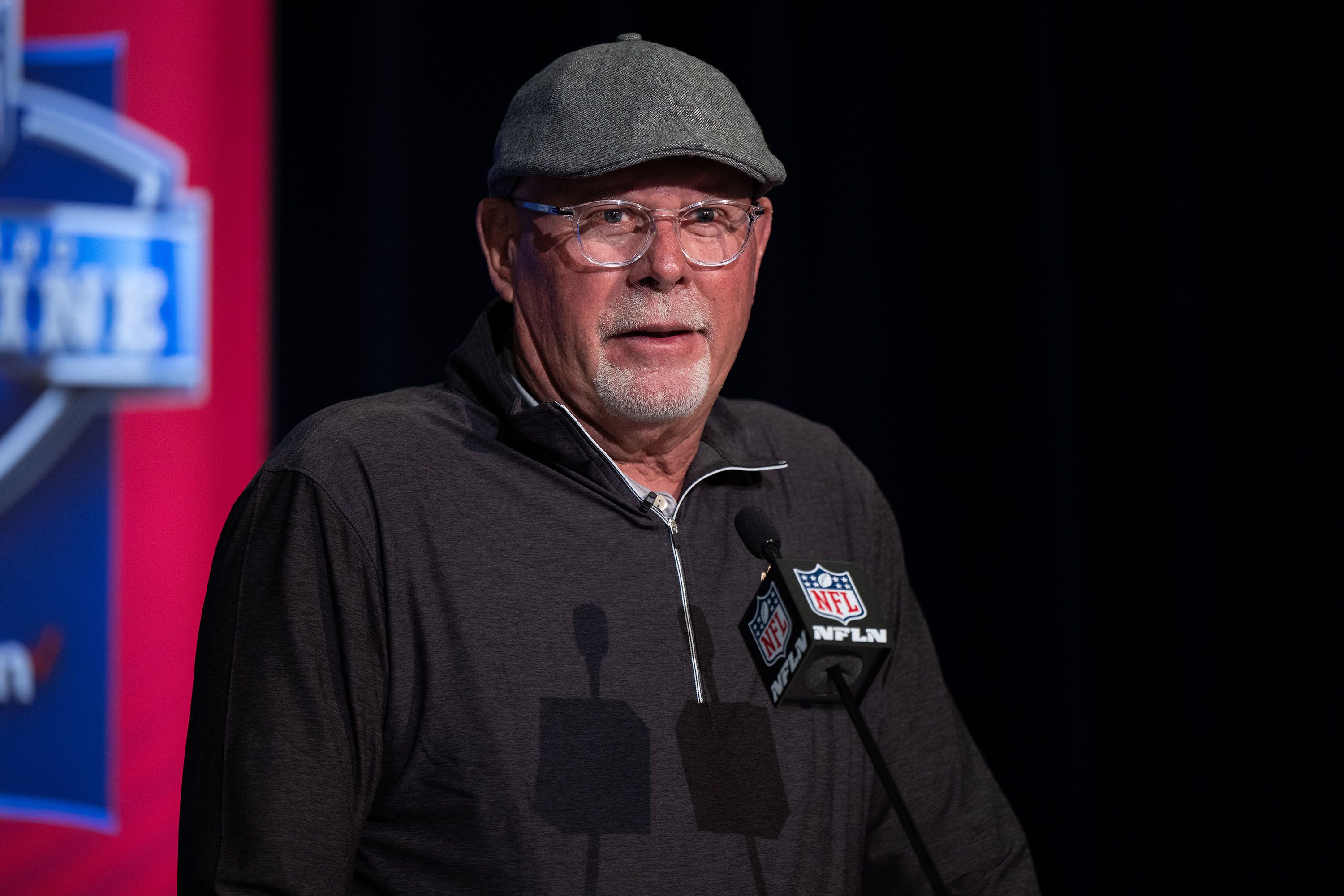 Bruce Arians: Tampa Bay Buccaneers head coach is stepping down and will  join the front office, team says | CNN