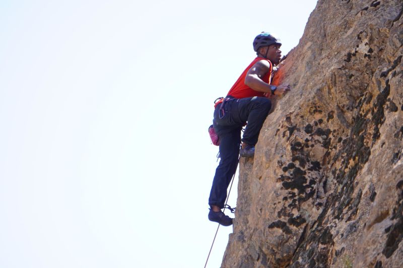 A mountain online climber