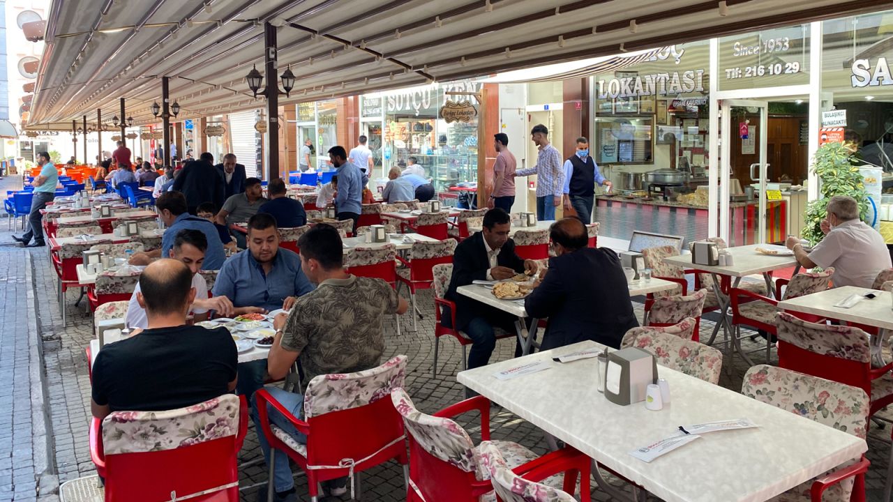 <strong>Anything, so long as it's breakfast: </strong>Local restaurateur Kenan Coşkun says food joints in Van's Kahvaltıcılar Çarşısı area only serve breakfast, there's no place for anything else.