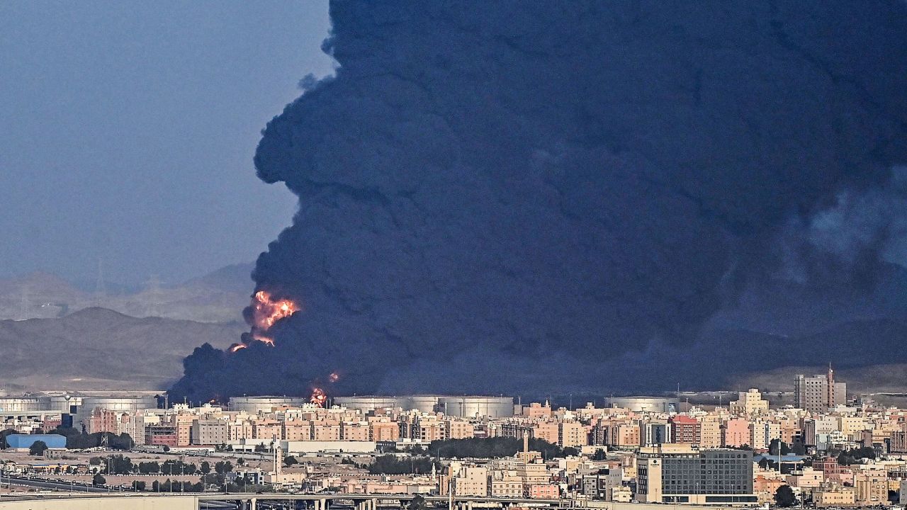Smoke billows from <a href="https://www.cnn.com/2022/03/25/middleeast/saudi-jeddah-aramco-attack-intl/index.html" target="_blank">an oil storage facility that was attacked</a> in Jeddah, Saudi Arabia, on Friday, March 25. Yemen's Houthi rebels said they used a "large number" of drones to target the facility.