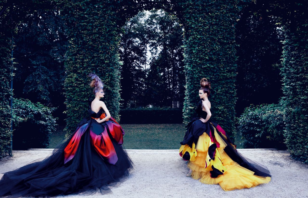 A Demarchelier shot from Christian Dior Haute Couture's Fall-Winter 2010 campaign.