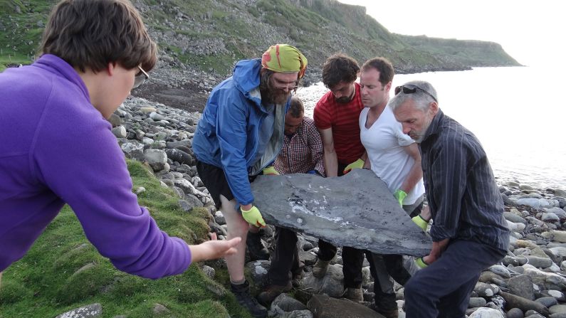 A <a href="index.php?page=&url=https%3A%2F%2Fedition.cnn.com%2F2022%2F02%2F22%2Feurope%2Fflying-reptile-pterosaur-fossil-skye-scotland-scn%2Findex.html" target="_blank">spectacular three-dimensional fossil</a> of a winged reptile known as pterosaur has been discovered on the shore of the Isle of Skye, off the west coast of Scotland.<br />