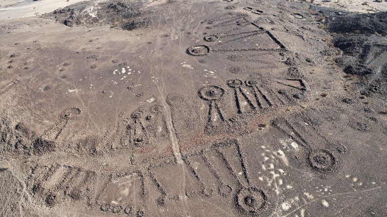 <a href="index.php?page=&url=https%3A%2F%2Fcnn.com%2Fstyle%2Farticle%2Fsaudi-arabia-discovery-scli-scn-intl%2Findex.html" target="_blank">Archaeologists uncovered a highway network</a> flanked by Bronze Age tombs leading out of al Wadi Oasis near Khaybar in northwest Saudi Arabia.