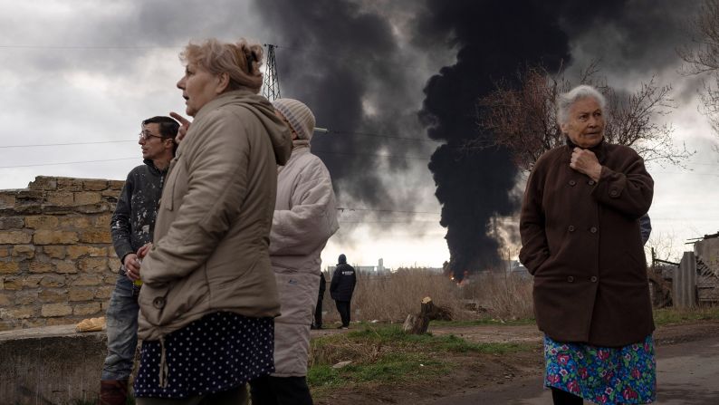 Smoke rises over Odesa, Ukraine, on April 3. The Russian defense ministry <a href="index.php?page=&url=https%3A%2F%2Fwww.cnn.com%2Feurope%2Flive-news%2Fukraine-russia-putin-news-04-3-22%2Fh_d80fa6e3079253e9fab94ee35475b27b" target="_blank">confirmed a strike</a> on an oil refinery and fuel storage facilities in the port city.