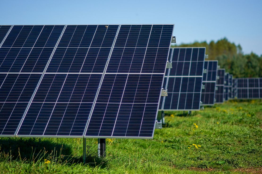 Researchers find benefits of solar photovoltaics outweigh costs, MIT News