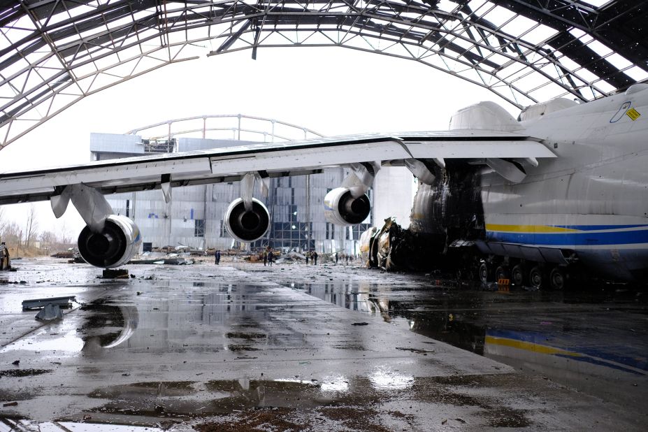 <strong>End of a legend: </strong>The AN-225 was the world's largest commercial airplane, capable of carrying huge payloads. It had cult status in the aviation world. 