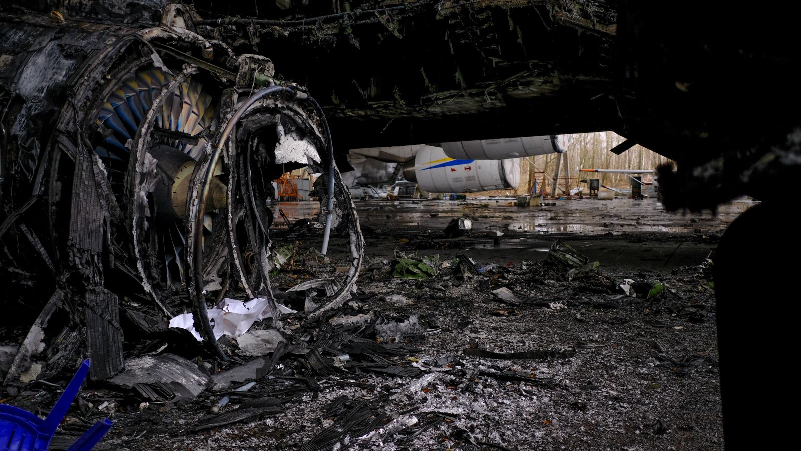 <strong>Burned-out engine: </strong>One of the AN-225's six huge turbofan jet engines has been completely destroyed.